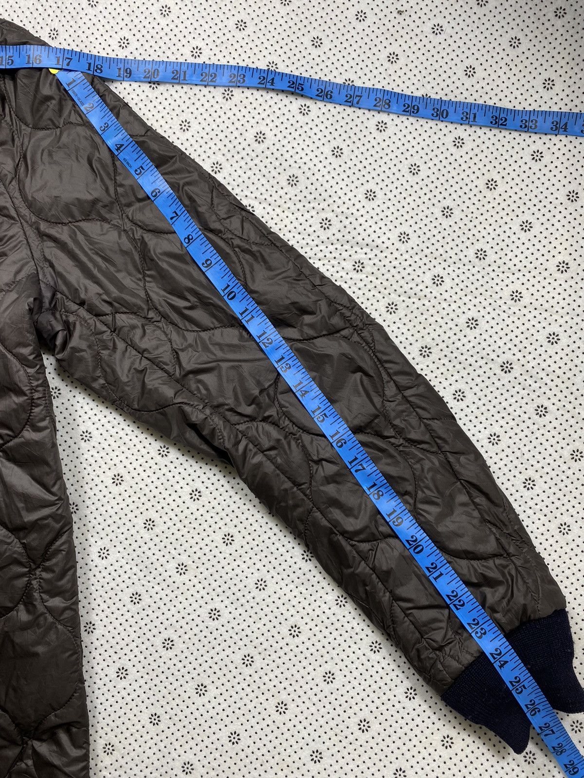 John Undercover × Jun Takahashi × Undercover John Undercover Quilted Buttonless Inner Size US M / EU 48-50 / 2 - 8 Thumbnail