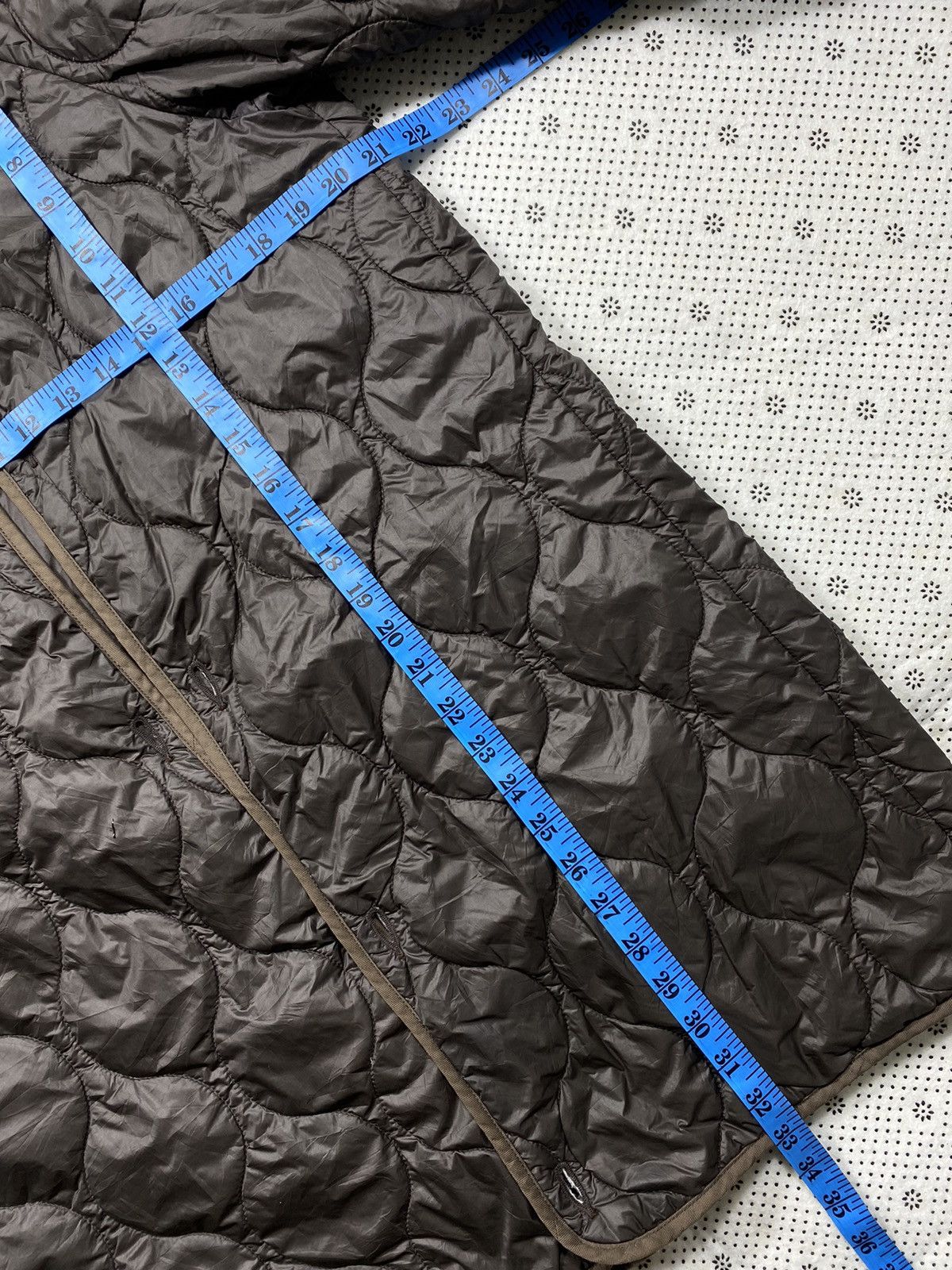 John Undercover × Jun Takahashi × Undercover John Undercover Quilted Buttonless Inner Size US M / EU 48-50 / 2 - 7 Thumbnail
