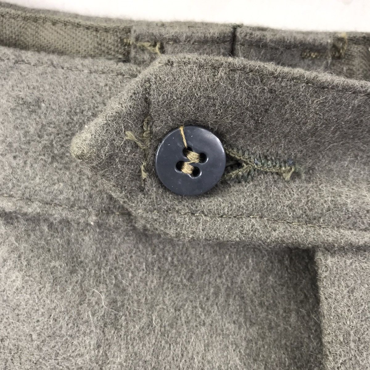 Vintage VINTAGE 80s K 56 Grey Army Straight Cut Wool Casual Trousers Size US 39 - 3 Thumbnail