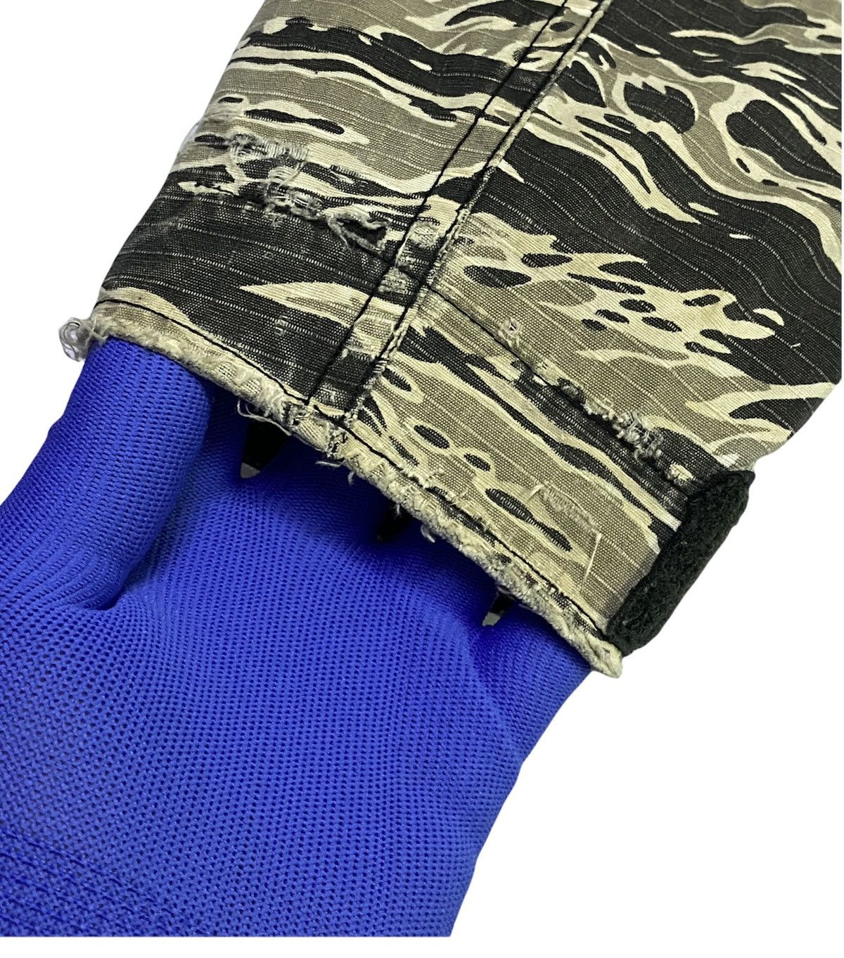 Wtaps Vintage Wtaps Compuflag Tiger M65 Size US L / EU 52-54 / 3 - 13 Thumbnail