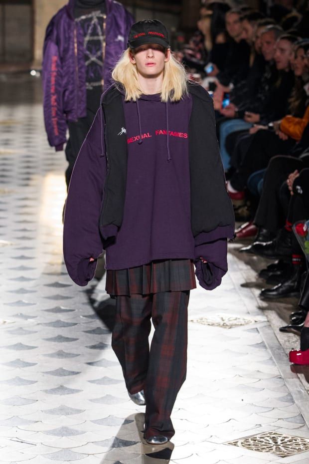 Vetements Vetements Sexual Fantasies Runway 2016 Hoodie Size US M / EU 48-50 / 2 - 3 Thumbnail