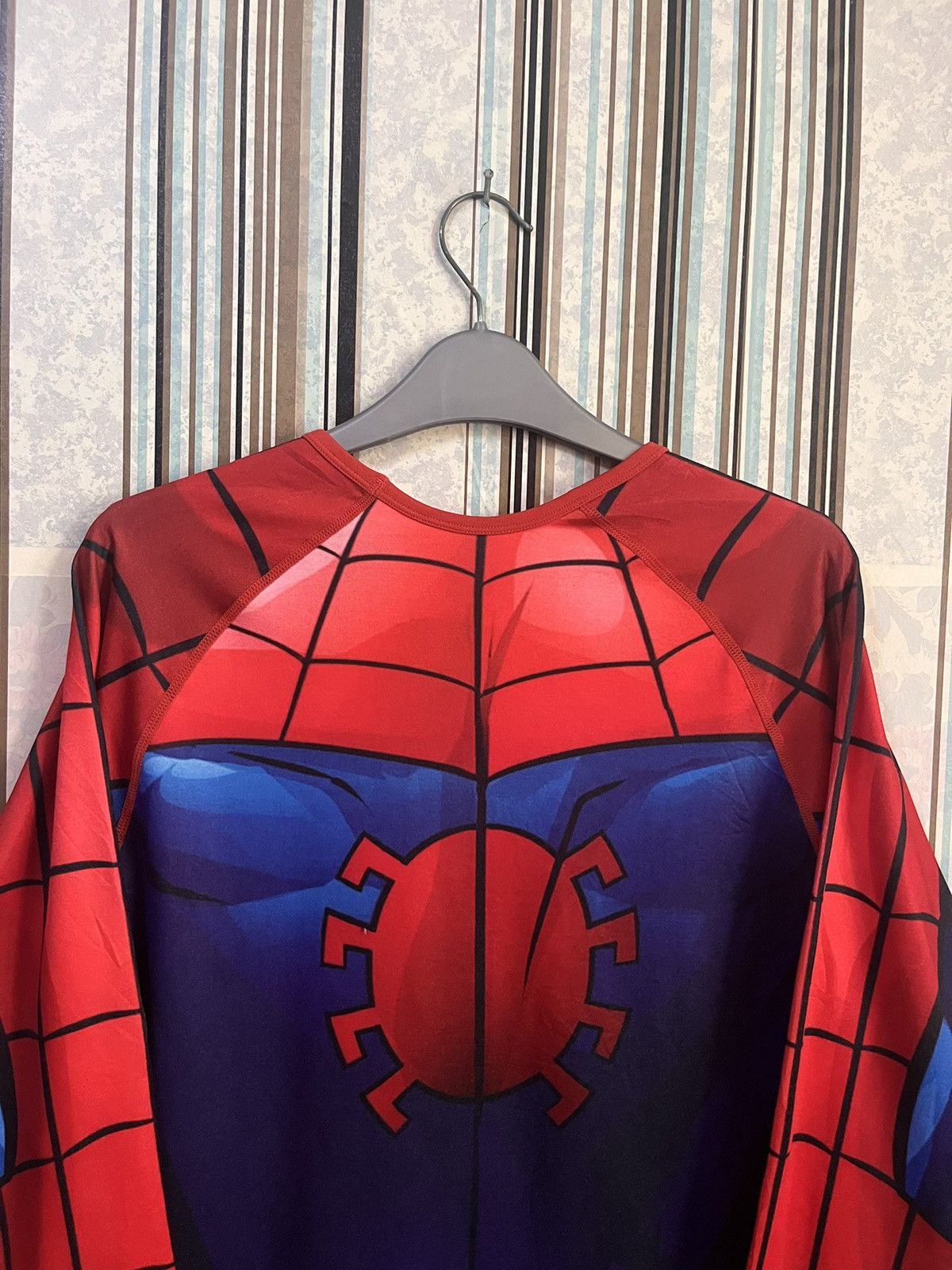 Marvel Comics 2000s custom spiderman belle maison stretched #D3 Size US L / EU 52-54 / 3 - 4 Thumbnail