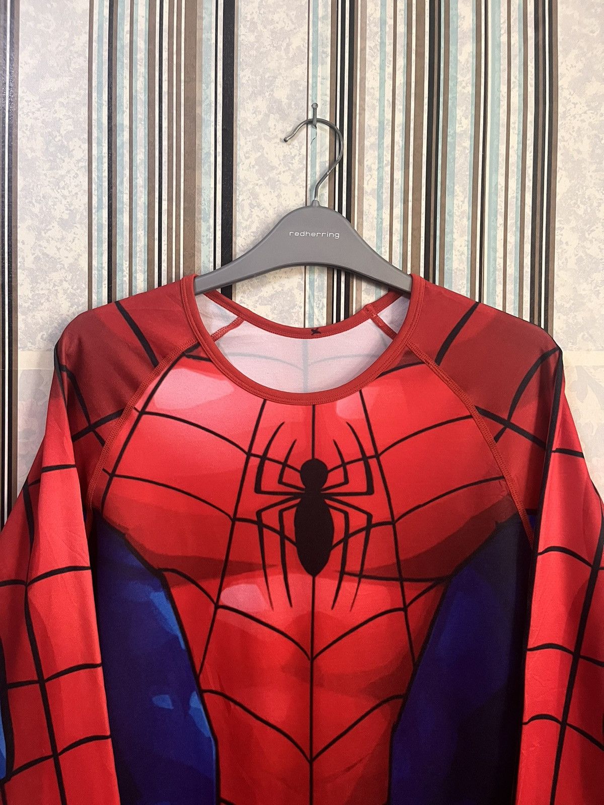 Marvel Comics 2000s custom spiderman belle maison stretched #D3 Size US L / EU 52-54 / 3 - 3 Thumbnail