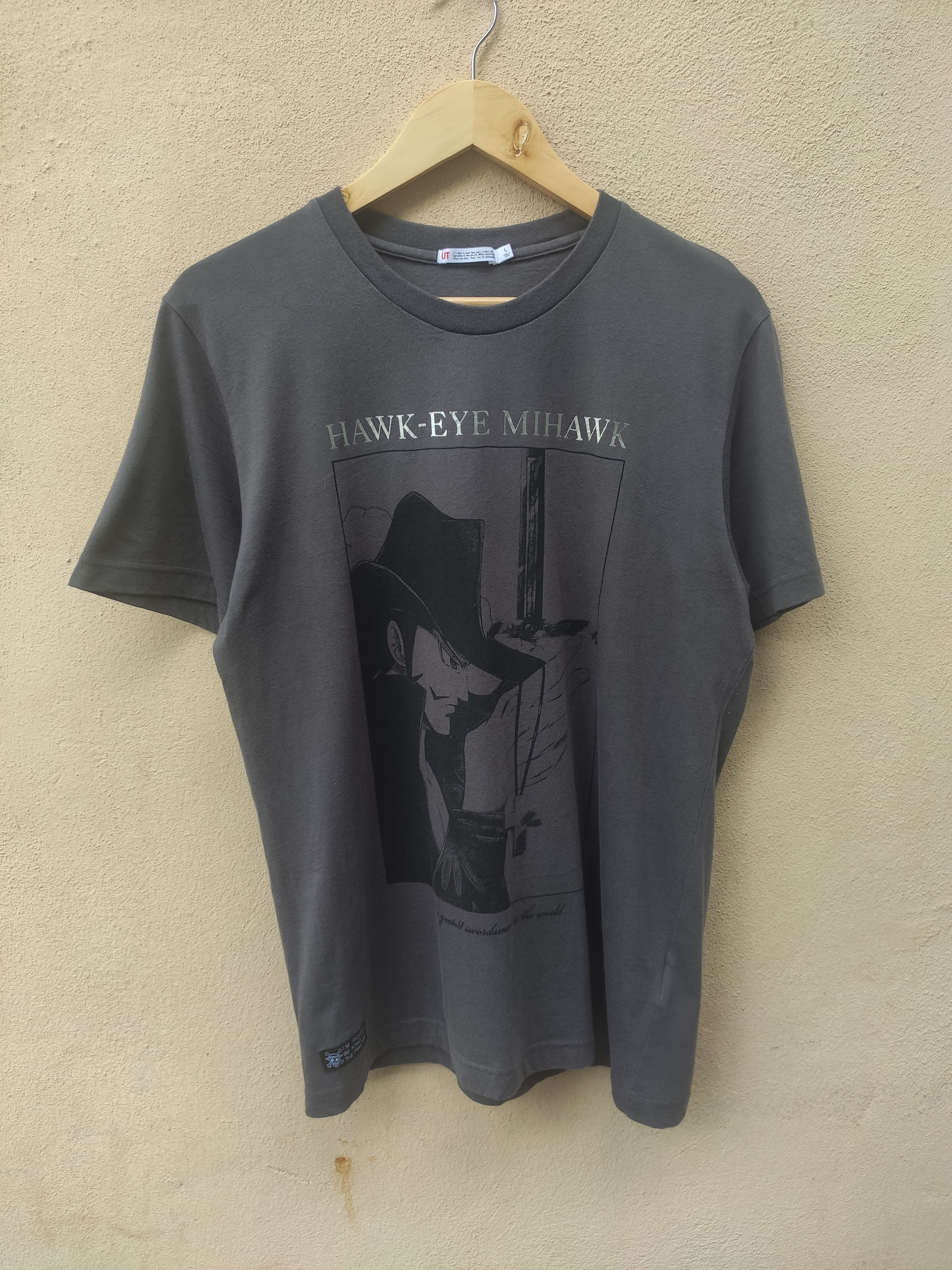 Anime One piece t shirt anime hawk eye mihawk Size US M / EU 48-50 / 2 - 8 Thumbnail