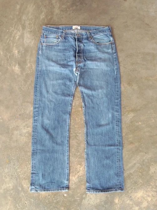 Levi's Vintage Levi's 501 Light Blue Wash Straight Leg Jeans 36x32 Size US 36 / EU 52 - 1 Thumbnail