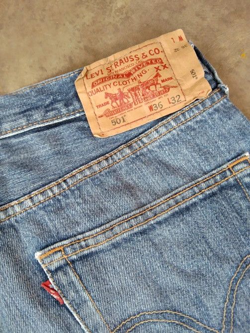 Levi's Vintage Levi's 501 Light Blue Wash Straight Leg Jeans 36x32 Size US 36 / EU 52 - 4 Thumbnail