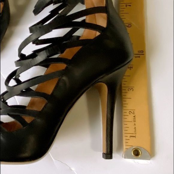 Isabel Marant NIB Isabel Marant Paw Black Leather Heeled Sandals size 38 E Size US 8 / IT 38 - 14 Thumbnail