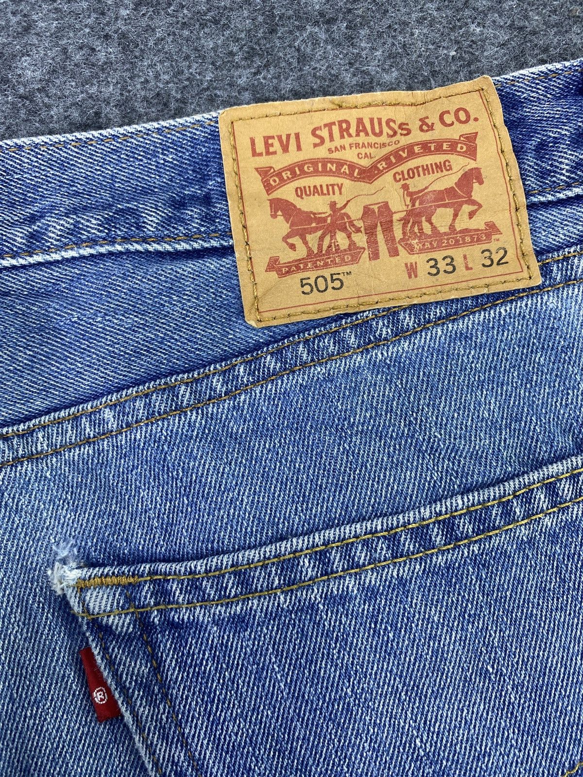 Levi's Vintage Levi's 505 Blue Wash Jeans- J642 Size US 35 - 8 Thumbnail