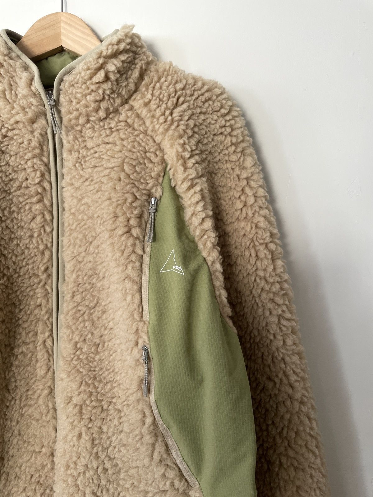 ROA ROA beige fleece jacket Size US L / EU 52-54 / 3 - 2 Thumbnail