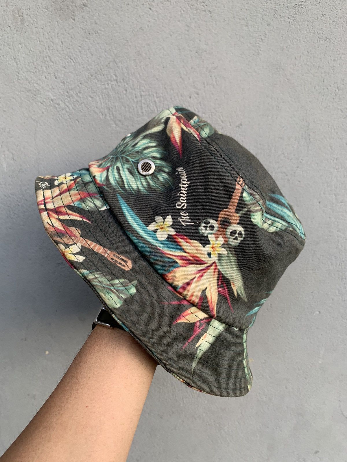 Y2k bucket hat Saintpain