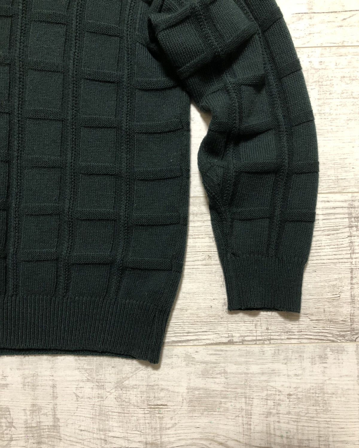 Lacoste Vintage Lacoste Wool Knit V-Neck Sweater Size US M / EU 48-50 / 2 - 6 Thumbnail