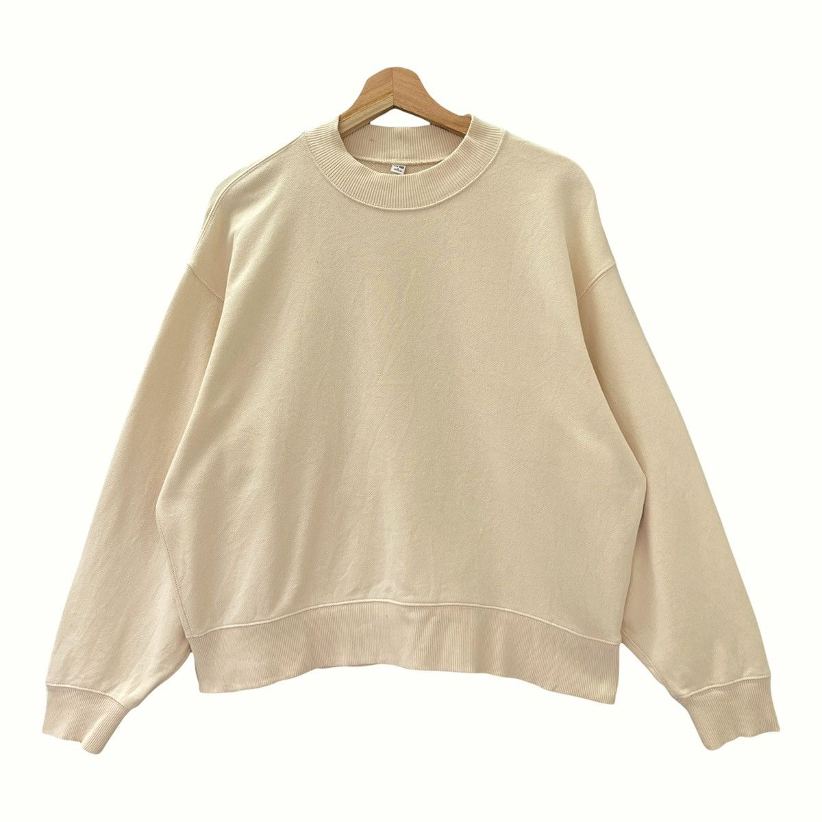 Uniqlo Uniqlo Plain Crewneck Sweatshirt Size S Baggy Size US S / EU 44-46 / 1 - 3 Thumbnail