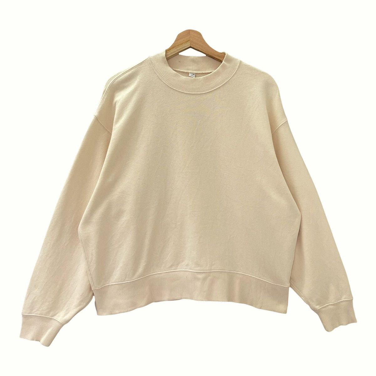Uniqlo Uniqlo Plain Crewneck Sweatshirt Size S Baggy Size US S / EU 44-46 / 1 - 1 Thumbnail