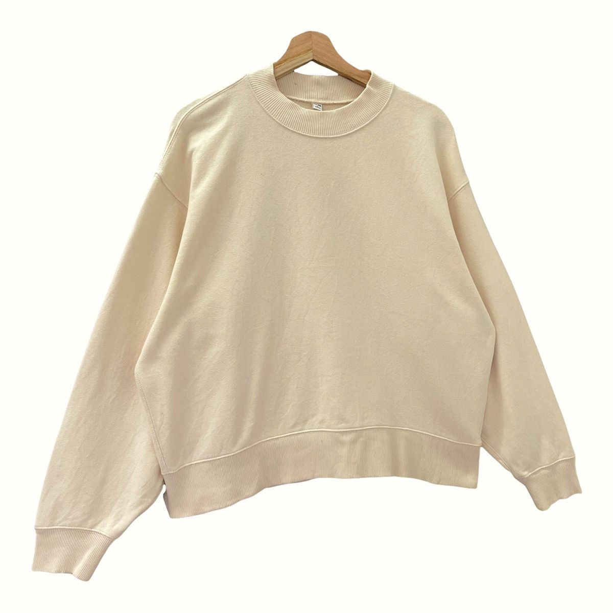 Uniqlo Uniqlo Plain Crewneck Sweatshirt Size S Baggy Size US S / EU 44-46 / 1 - 2 Thumbnail