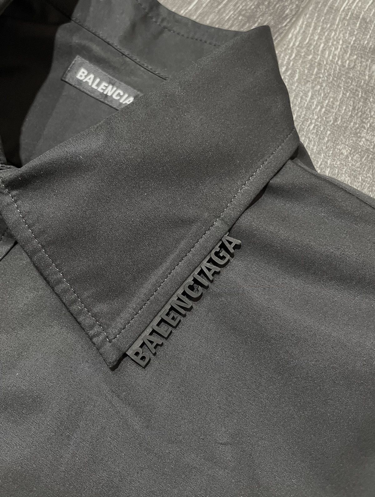 Balenciaga BALENCIAGA Black Rubber Logo Short Sleeve Button Up Shirts Size US L / EU 52-54 / 3 - 1 Thumbnail