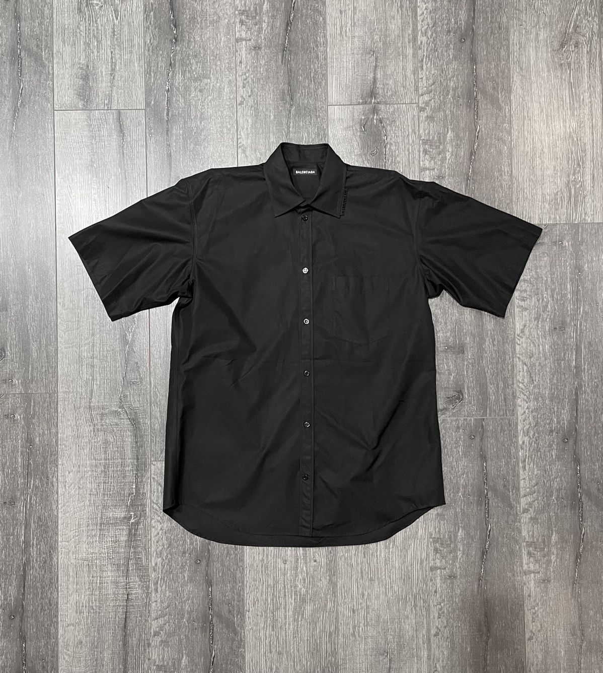 Balenciaga BALENCIAGA Black Rubber Logo Short Sleeve Button Up Shirts Size US L / EU 52-54 / 3 - 3 Thumbnail