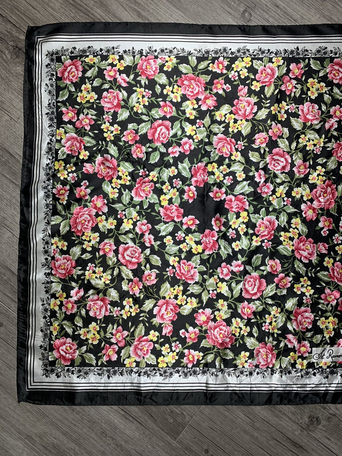 Designer St.RamonSe Geometric Floral Scarf / Handkerchief Size ONE SIZE - 5 Thumbnail