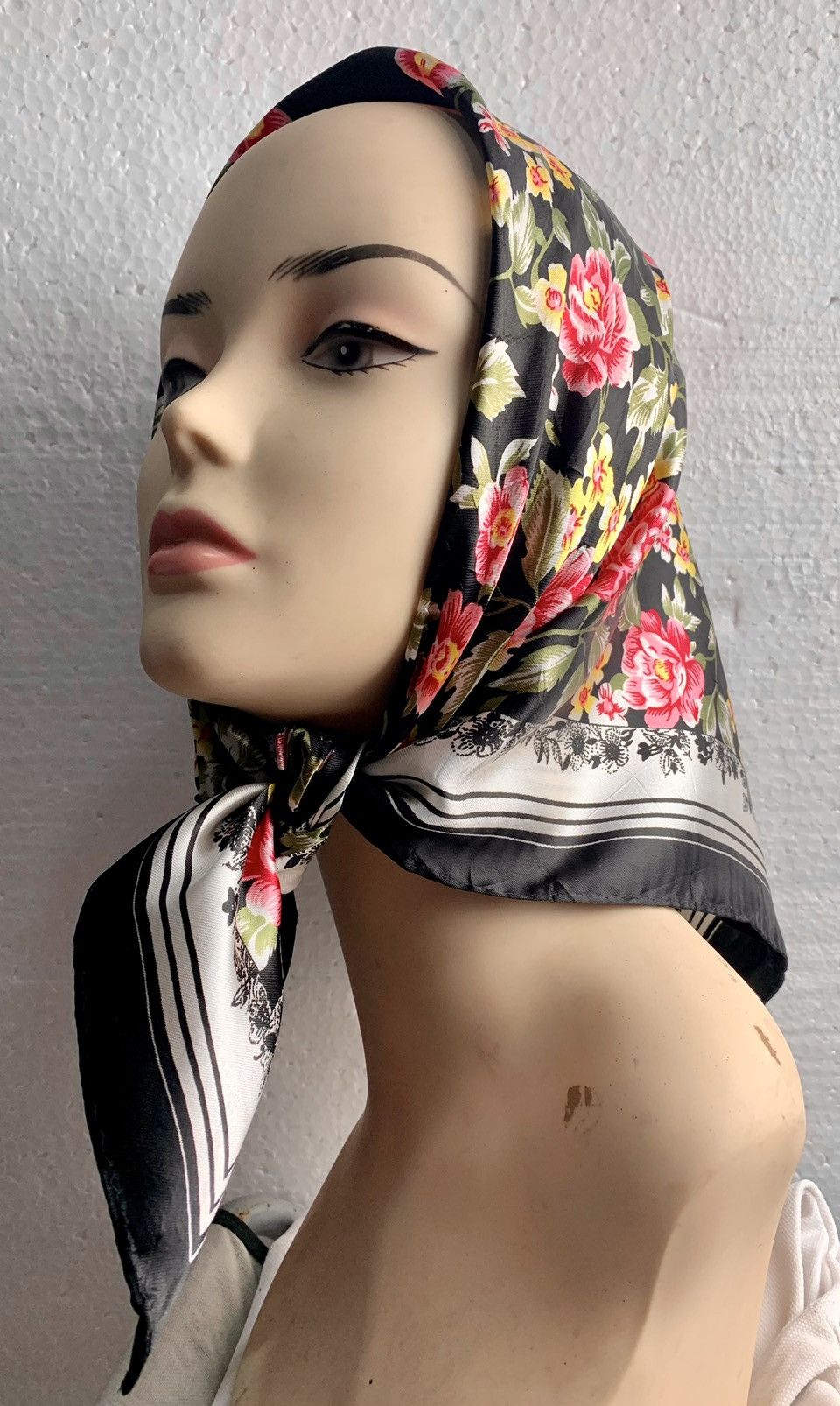 Designer St.RamonSe Geometric Floral Scarf / Handkerchief Size ONE SIZE - 1 Thumbnail