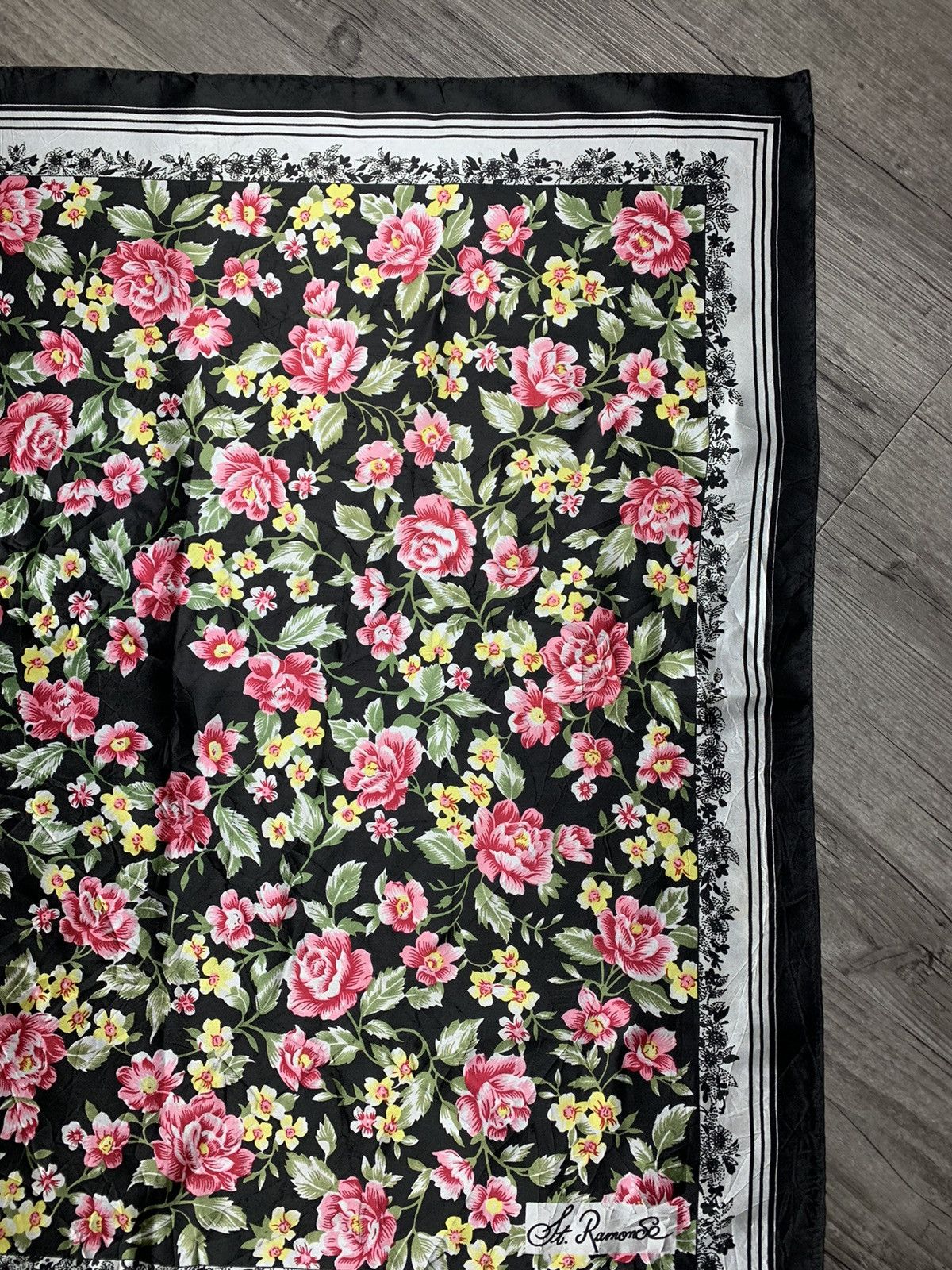 Designer St.RamonSe Geometric Floral Scarf / Handkerchief Size ONE SIZE - 4 Thumbnail
