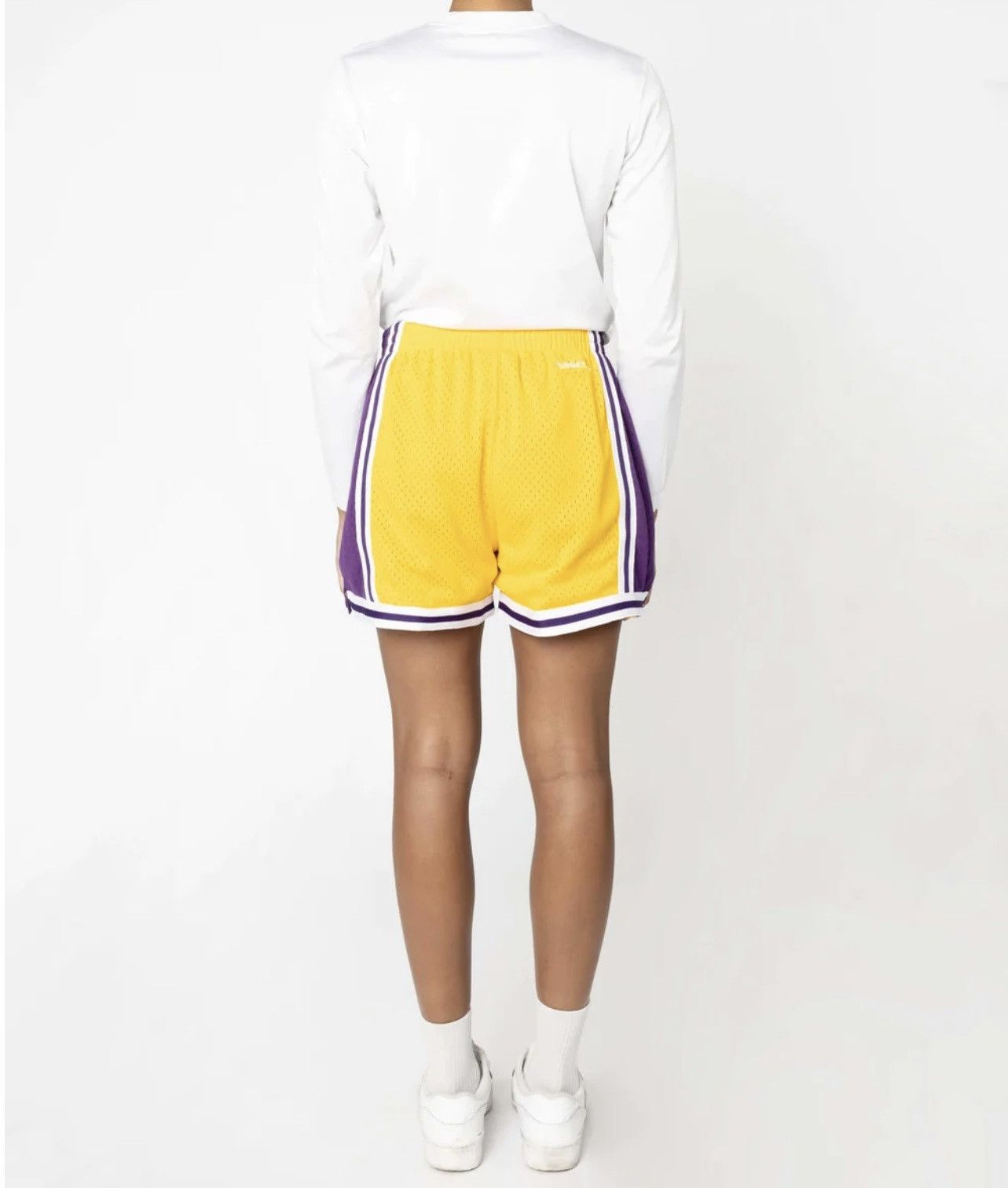 Mitchell & Ness × NBA Mitchell & Ness NBA Classics Los Angeles Lakers Shorts Size 26" / US 2 / IT 38 - 4 Thumbnail