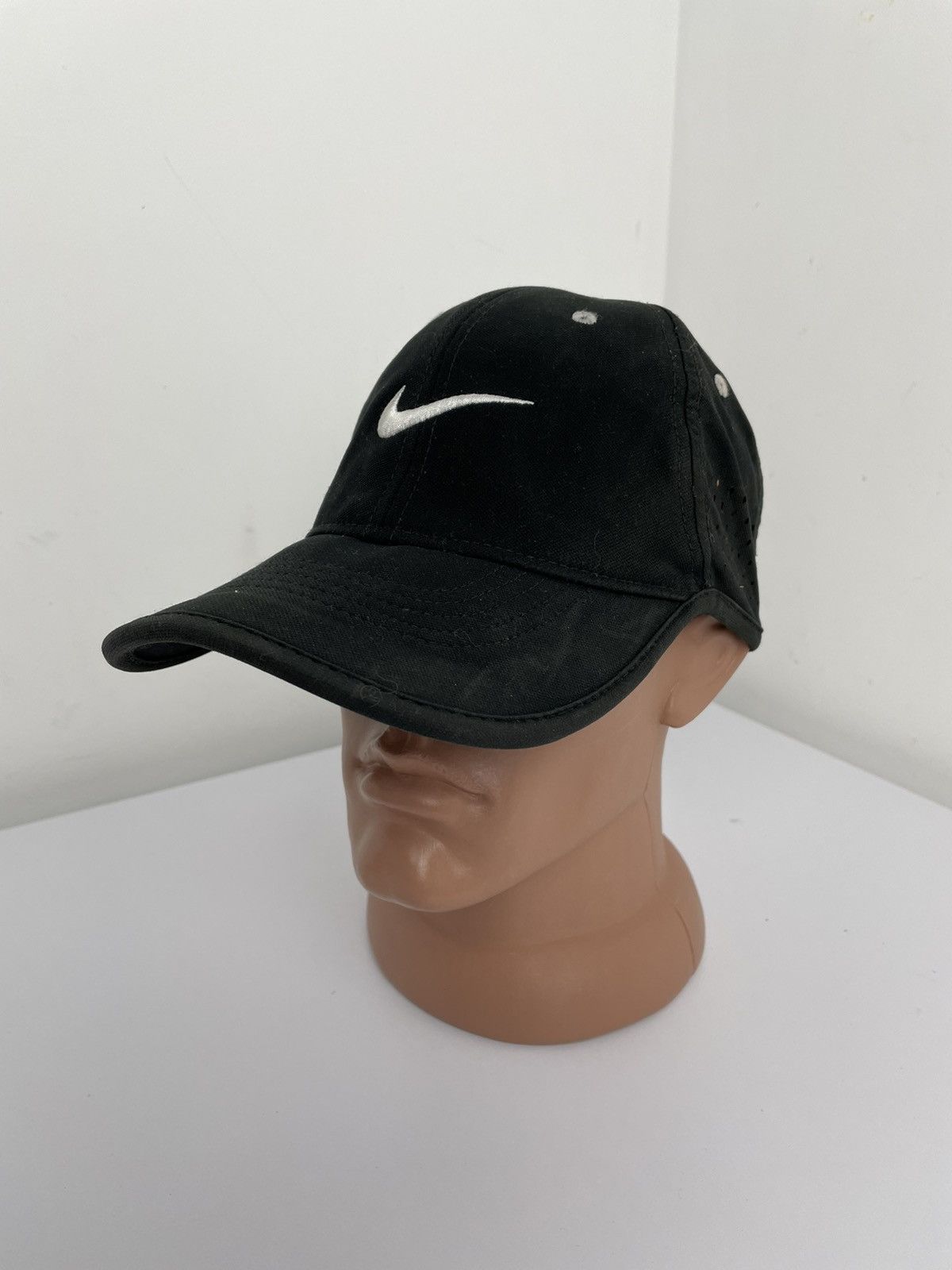 Nike × Vintage Nike vintage black cap swoosh center fro-fit Size ONE SIZE - 1 Thumbnail