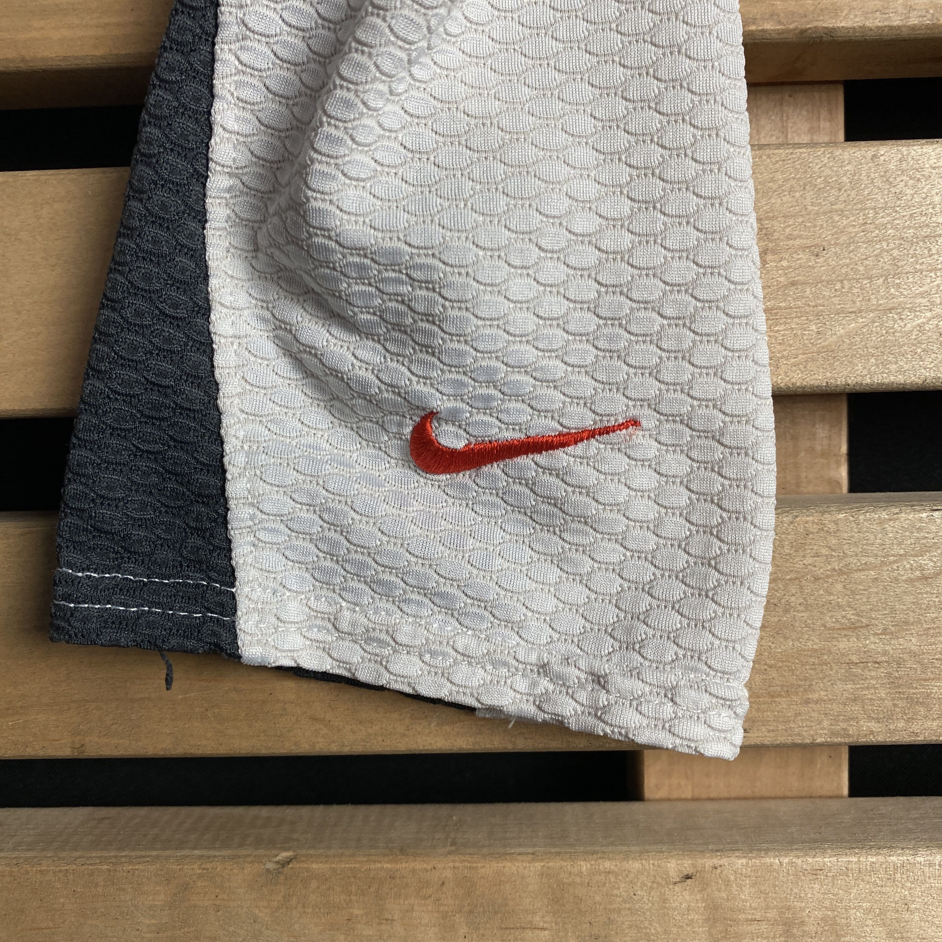 Nike × Vintage Mens Long Sleeve Nike Sphere Vintage Size S Size US S / EU 44-46 / 1 - 4 Thumbnail