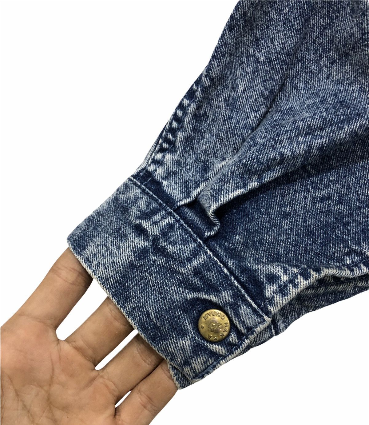 Designer × Japanese Brand Vintage Japanese Embroidered Denim Jacket by SunLoger Size M Size US M / EU 48-50 / 2 - 8 Thumbnail