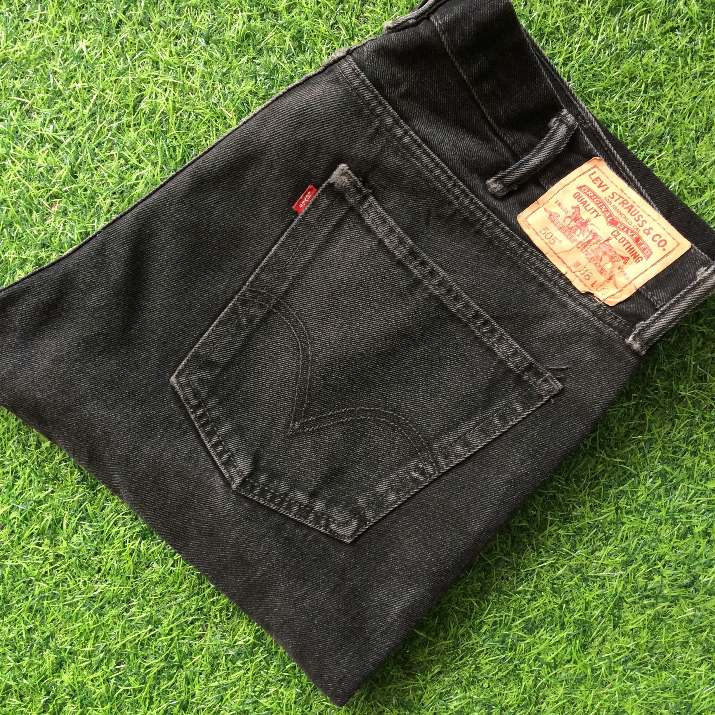 Levi's Vintage Distressed Levis 505 Jeans #B-892 Size US 40 / EU 56 - 8 Thumbnail