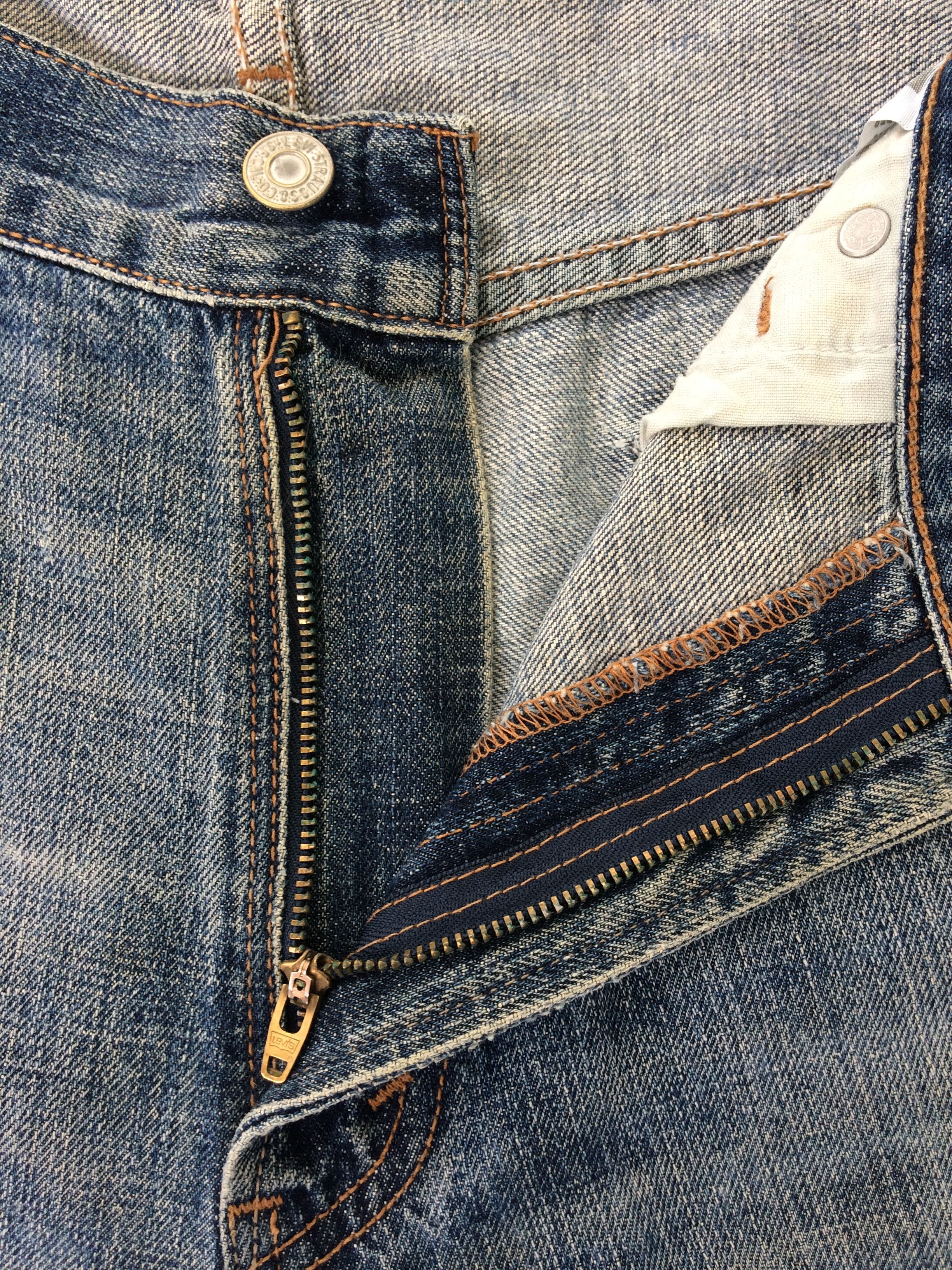 Levi's × Vintage Distressed Levis 559 Jeans #B-333 Size US 35 - 4 Thumbnail