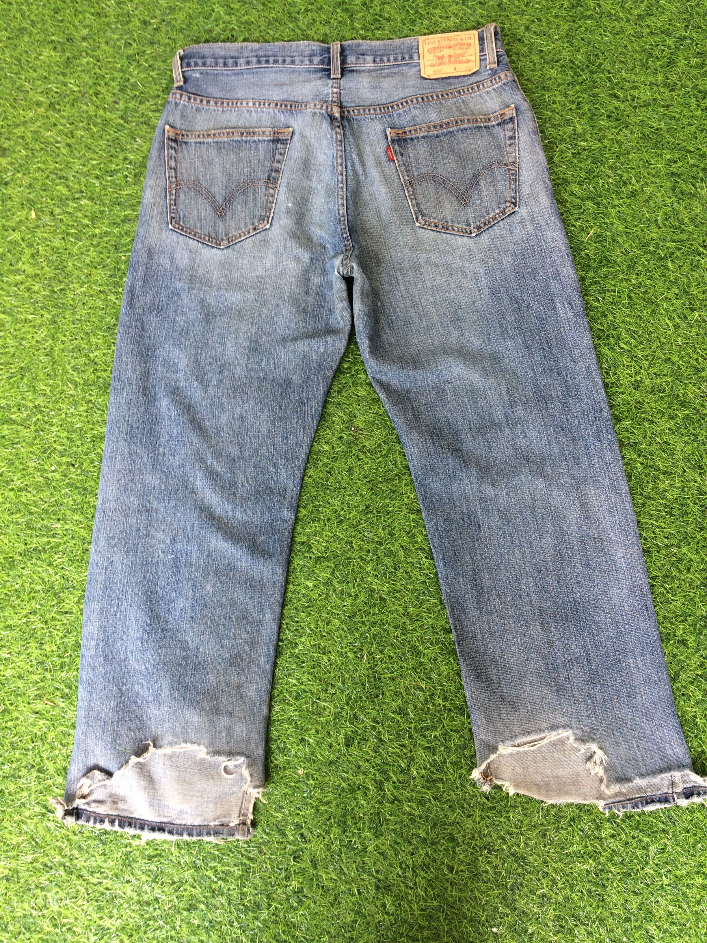Distressed Levis 559 Jeans #B-333