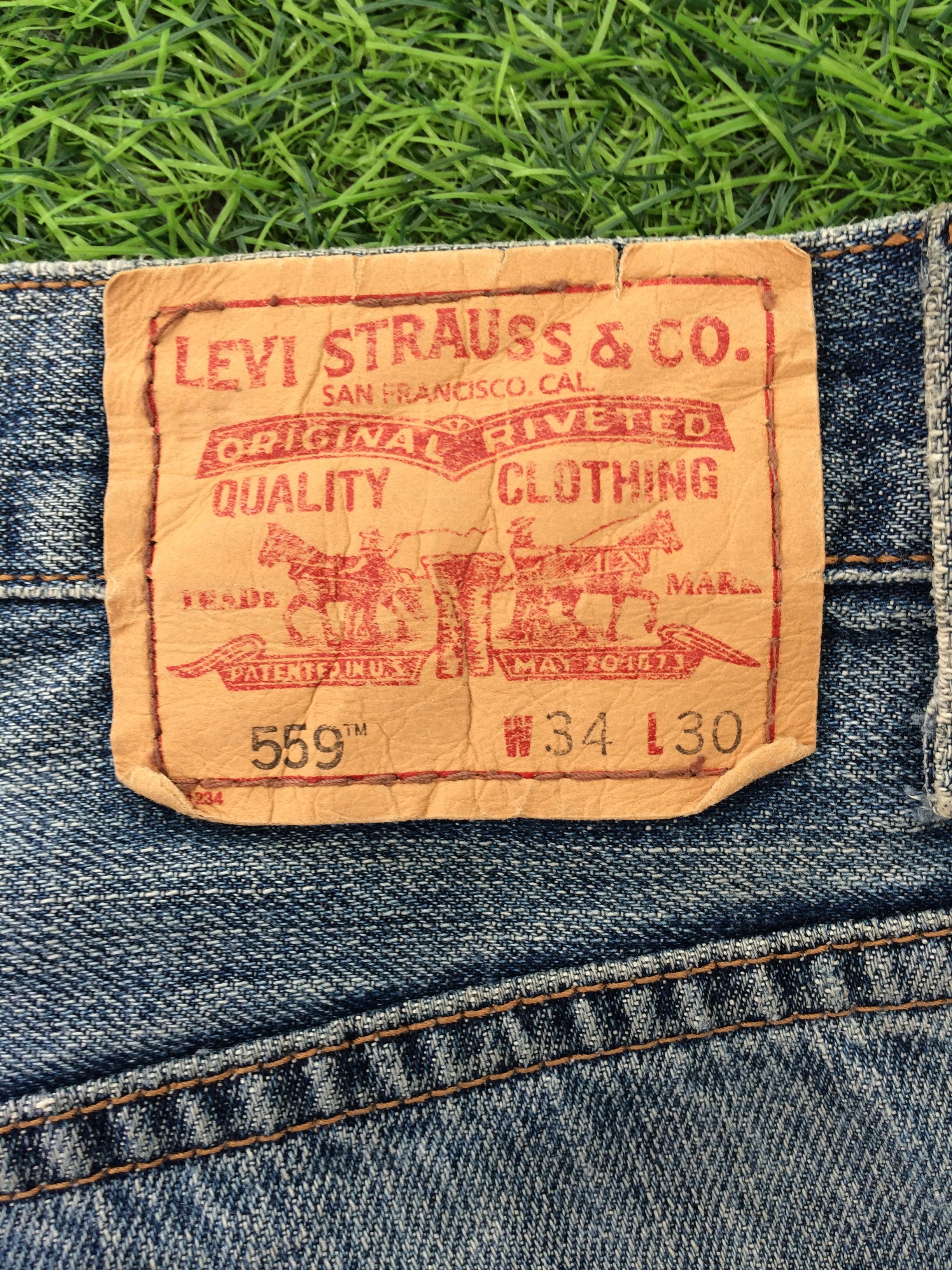 Levi's × Vintage Distressed Levis 559 Jeans #B-333 Size US 35 - 9 Thumbnail