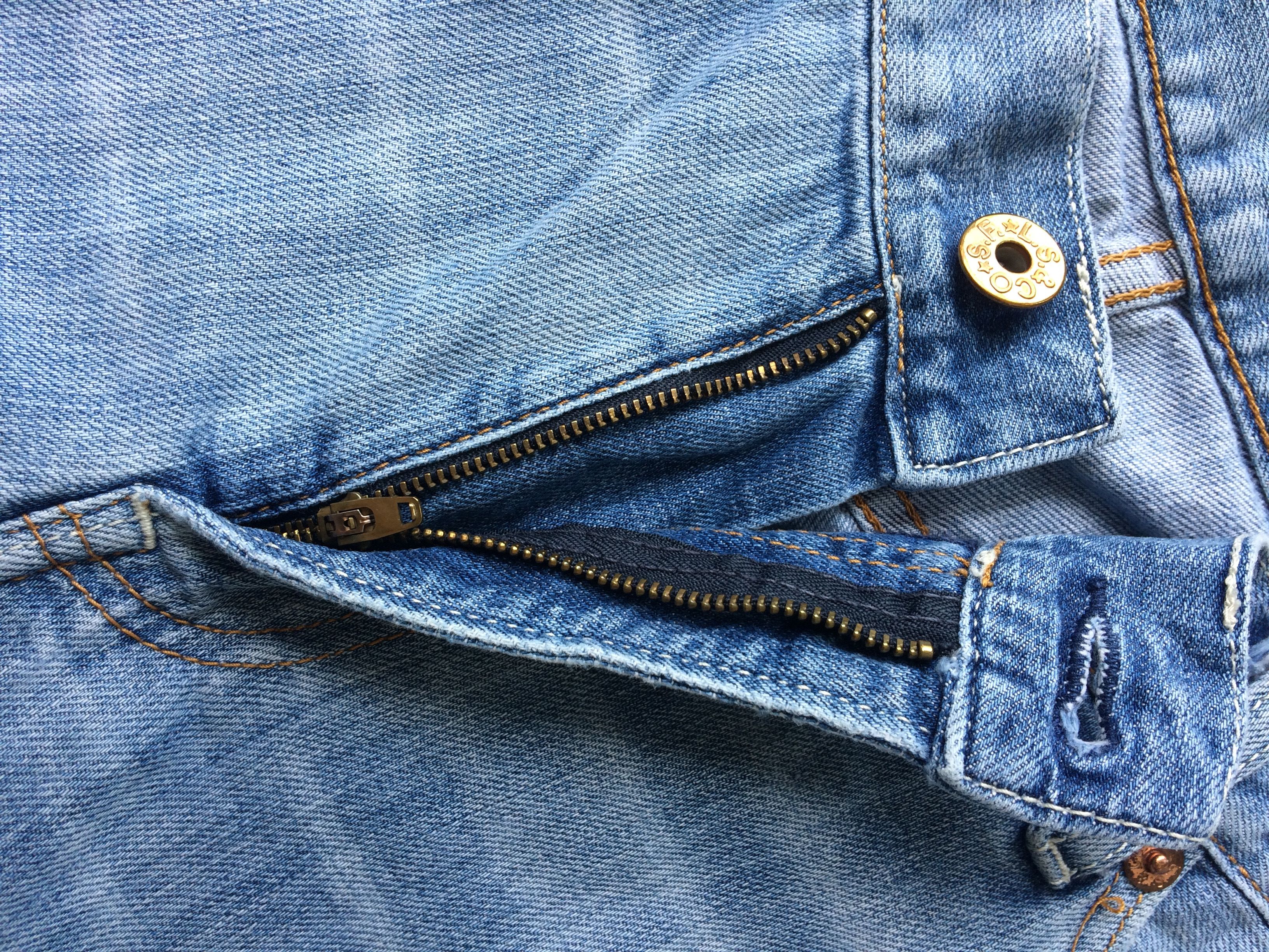 Levi's × Vintage Vintage Distressed Ripped Levis 516 Bootcut Jeans #B-229 Size US 35 - 4 Thumbnail