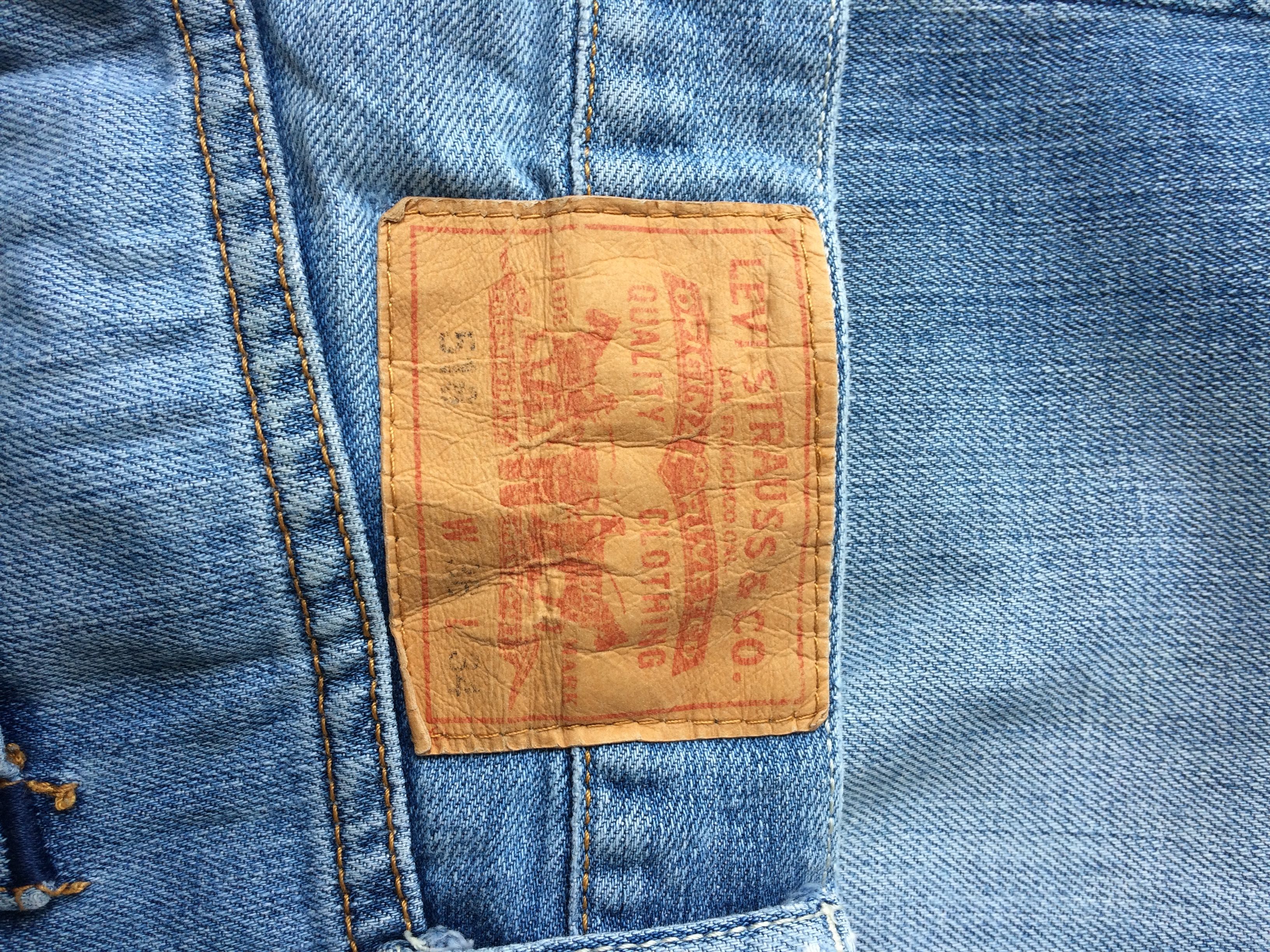 Levi's × Vintage Vintage Distressed Ripped Levis 516 Bootcut Jeans #B-229 Size US 35 - 7 Thumbnail
