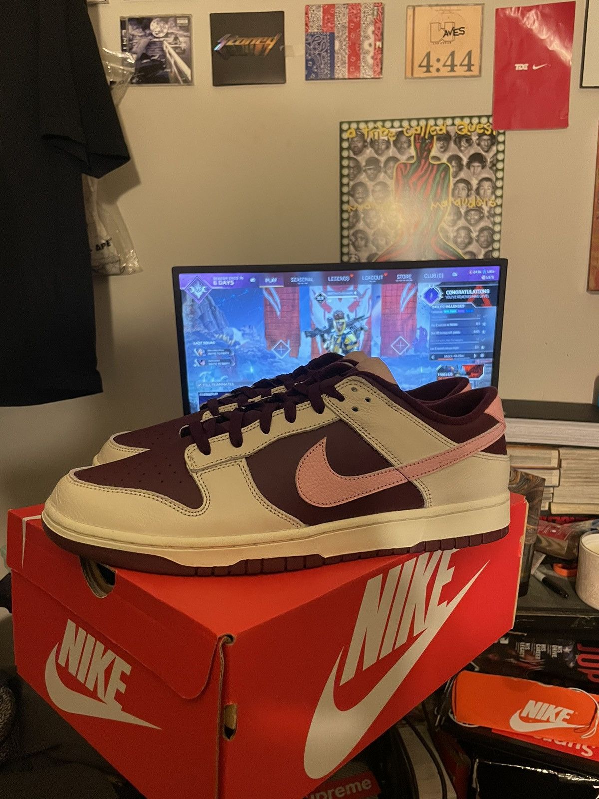 Nike nike dunk valentine’s day 2023 Size US 13 / EU 46 - 4 Thumbnail