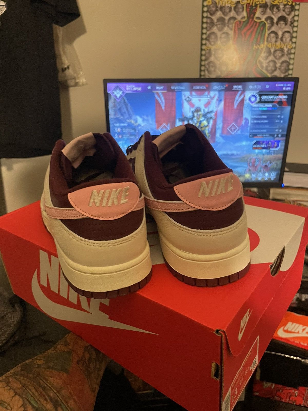 Nike nike dunk valentine’s day 2023 Size US 13 / EU 46 - 5 Thumbnail