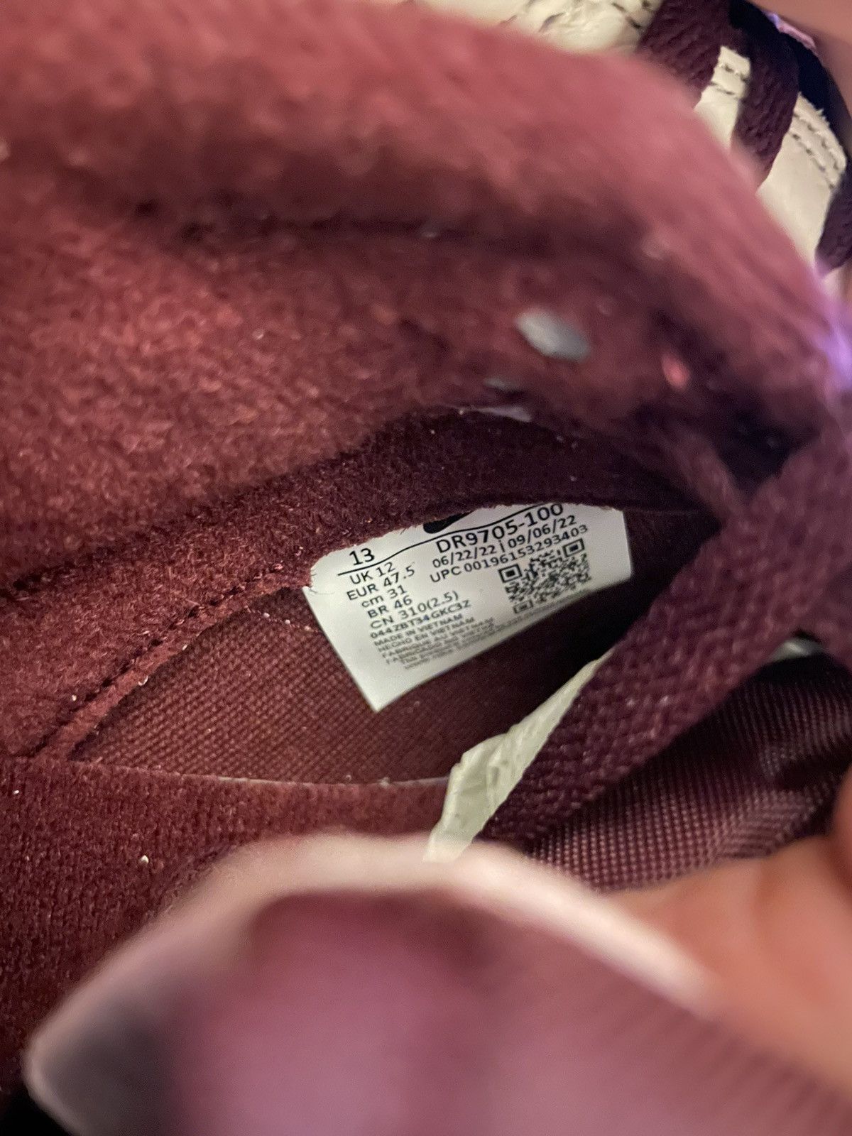 Nike nike dunk valentine’s day 2023 Size US 13 / EU 46 - 9 Thumbnail