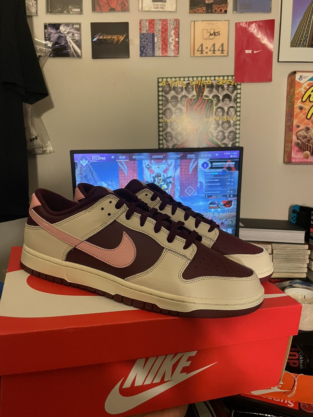 Nike nike dunk valentine’s day 2023 Size US 13 / EU 46 - 2 Thumbnail