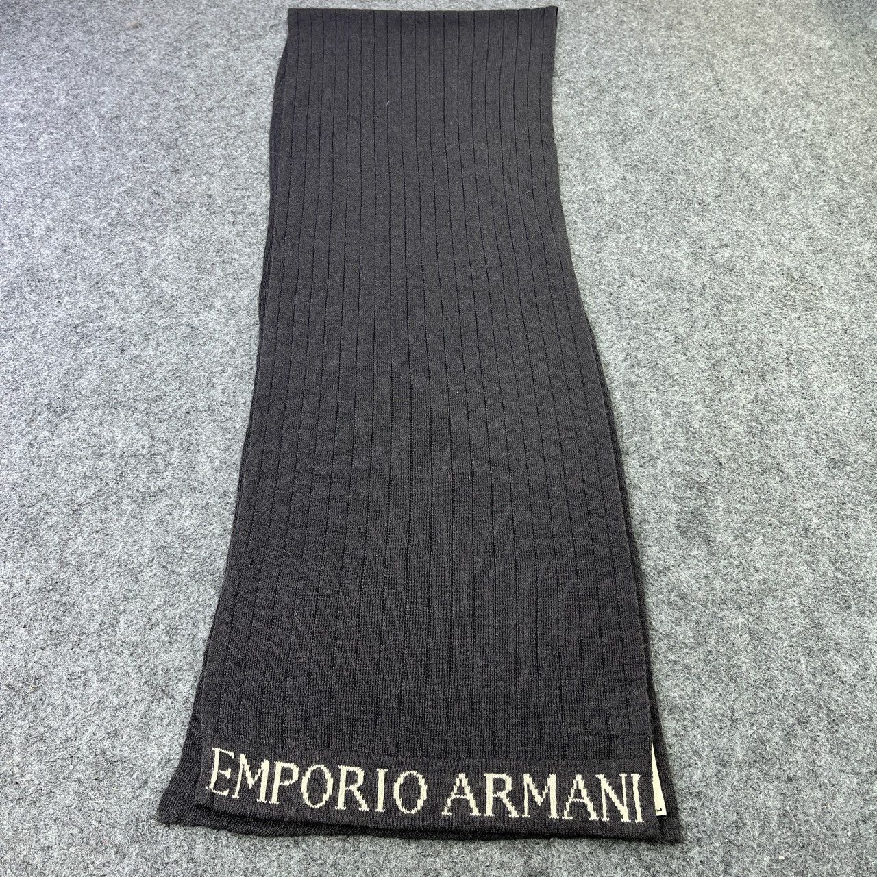 Emporio Armani Scarf / Muffler / Neckwear - T501