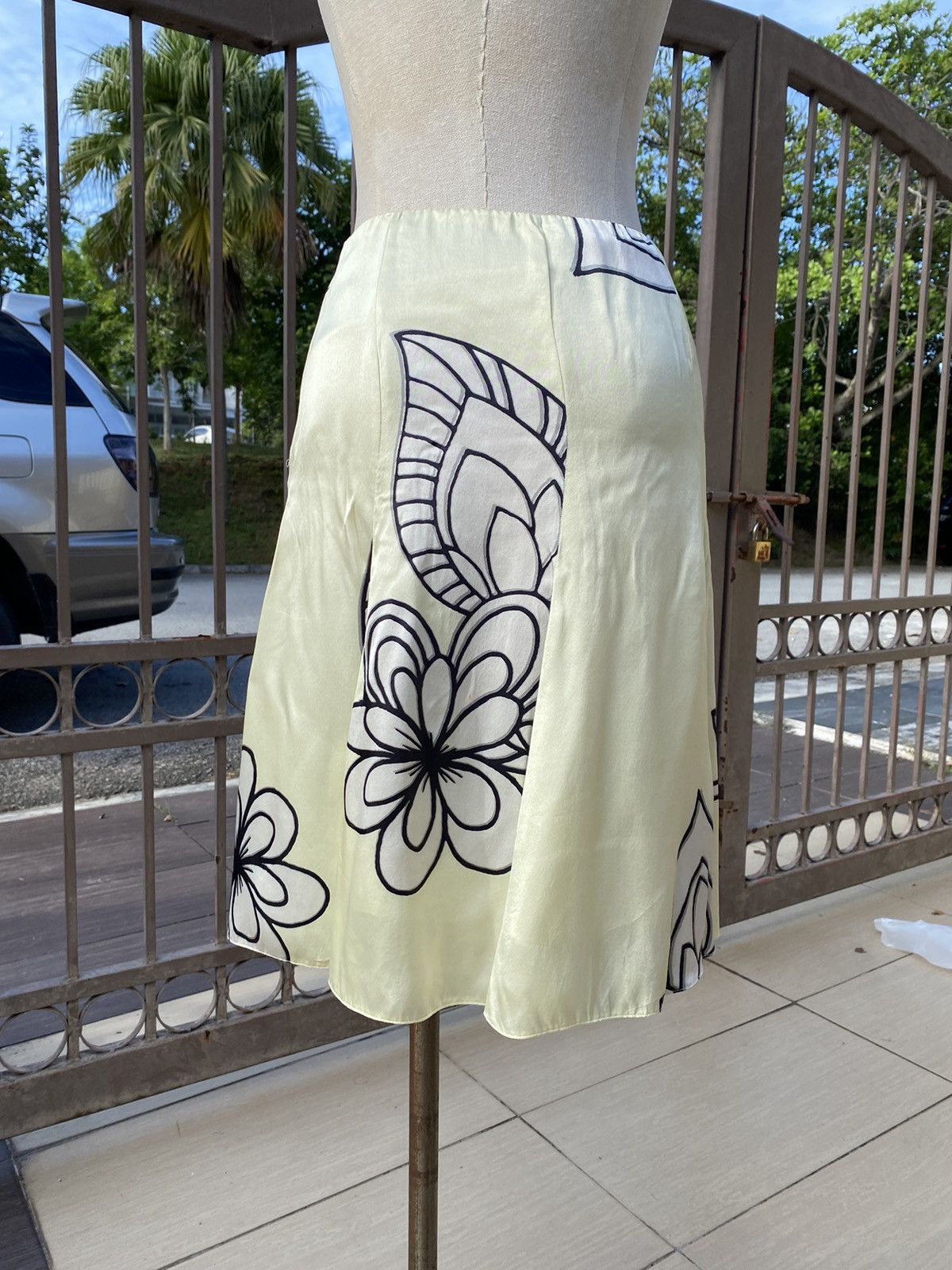 Emporio Armani vintage silk skirt Size 28" / US 6 / IT 42 - 4 Thumbnail