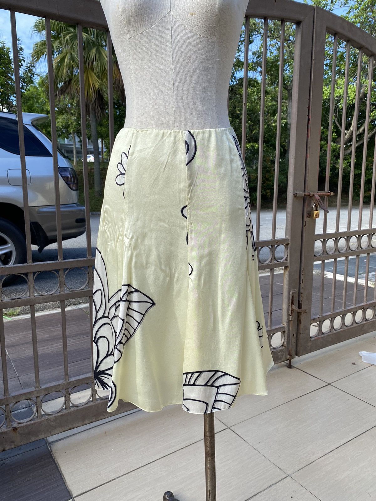 Emporio Armani vintage silk skirt Size 28" / US 6 / IT 42 - 2 Thumbnail