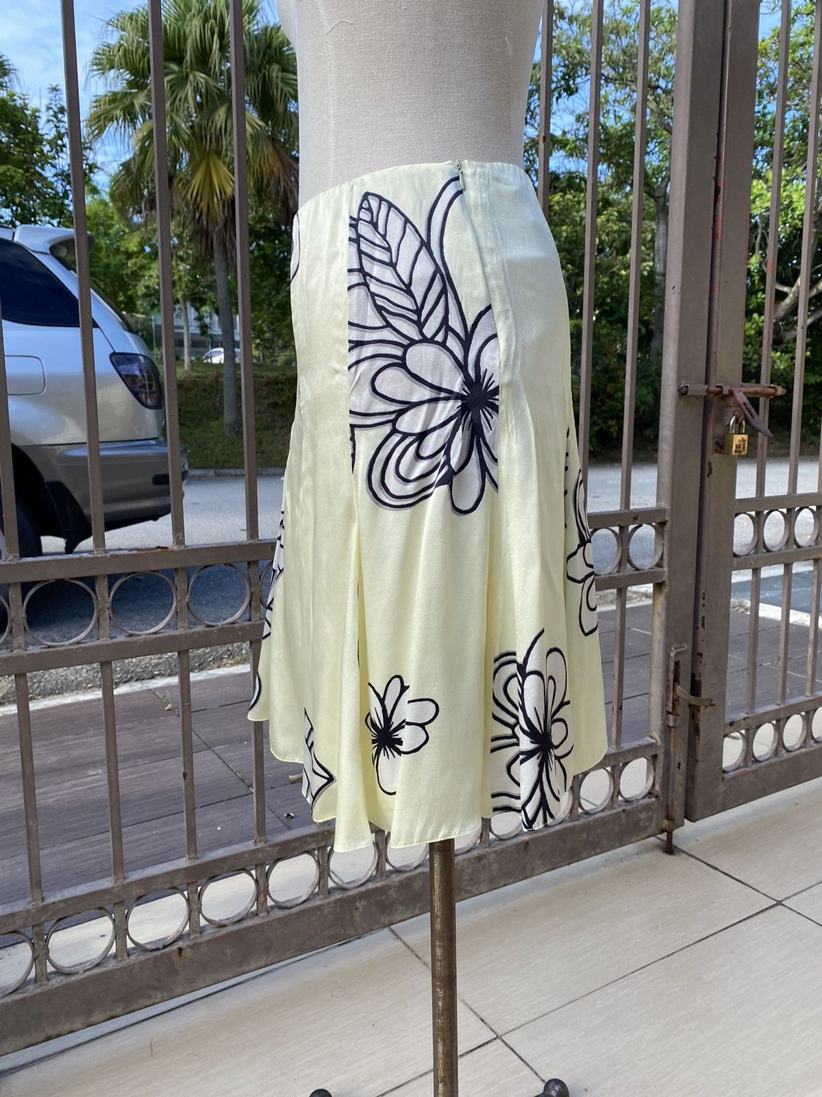 Emporio Armani vintage silk skirt Size 28" / US 6 / IT 42 - 3 Thumbnail