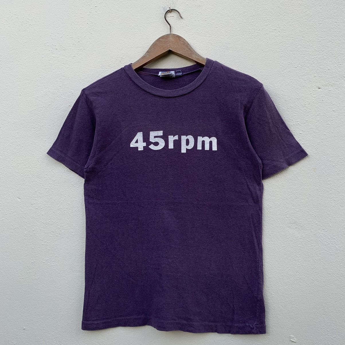 45rpm Vintage 45RPM SPELLOUT PURPLE T-shirt Size US S / EU 44-46 / 1 - 1 Thumbnail