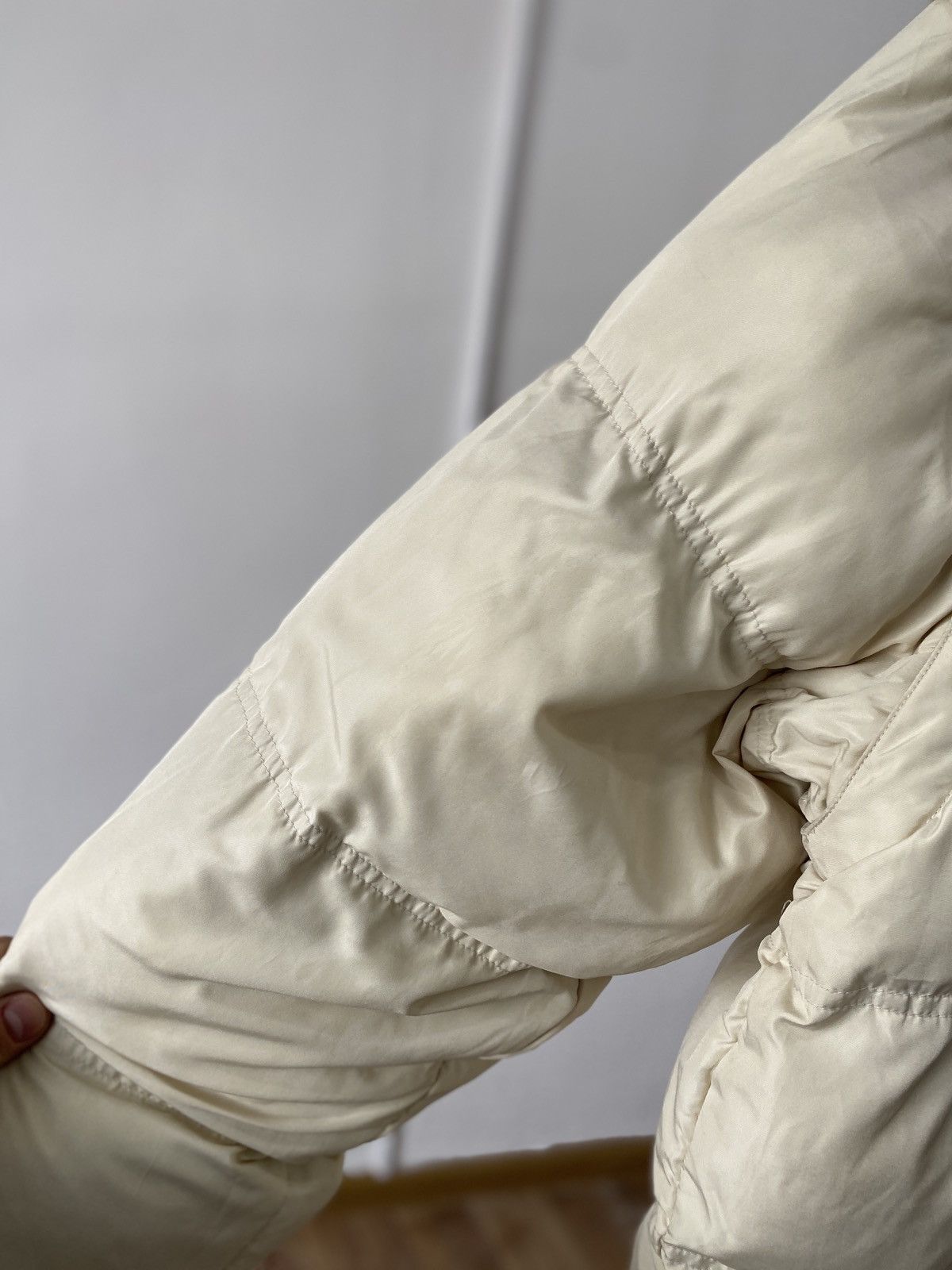 Lee × Vintage Two-Sided Lee Oversize Puffer Jacket/Vest Cream and Black Size US XXL / EU 58 / 5 - 17 Thumbnail