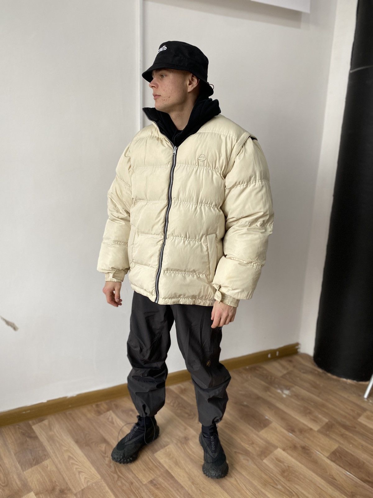 Lee × Vintage Two-Sided Lee Oversize Puffer Jacket/Vest Cream and Black Size US XXL / EU 58 / 5 - 5 Thumbnail