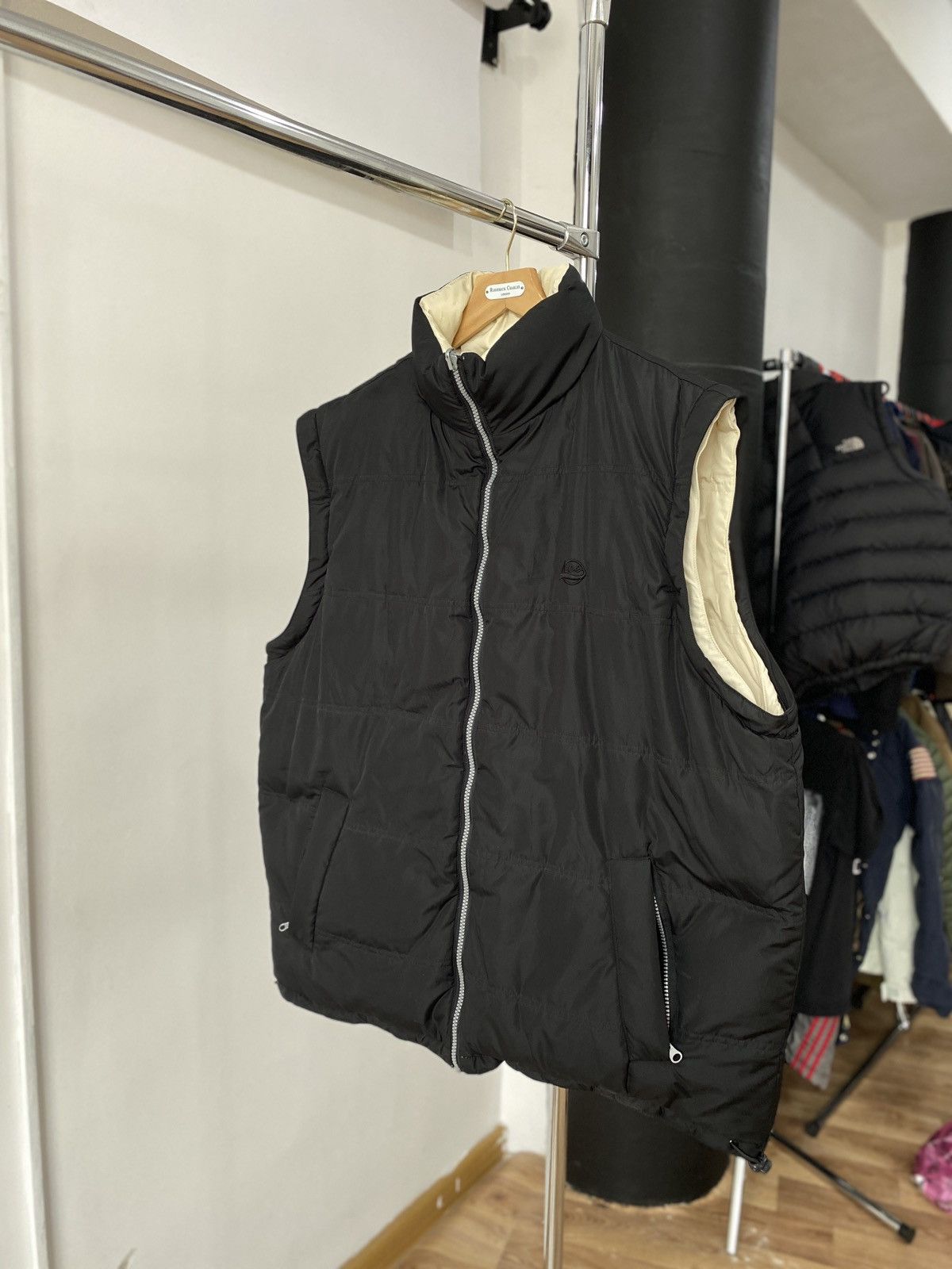 Lee × Vintage Two-Sided Lee Oversize Puffer Jacket/Vest Cream and Black Size US XXL / EU 58 / 5 - 4 Thumbnail