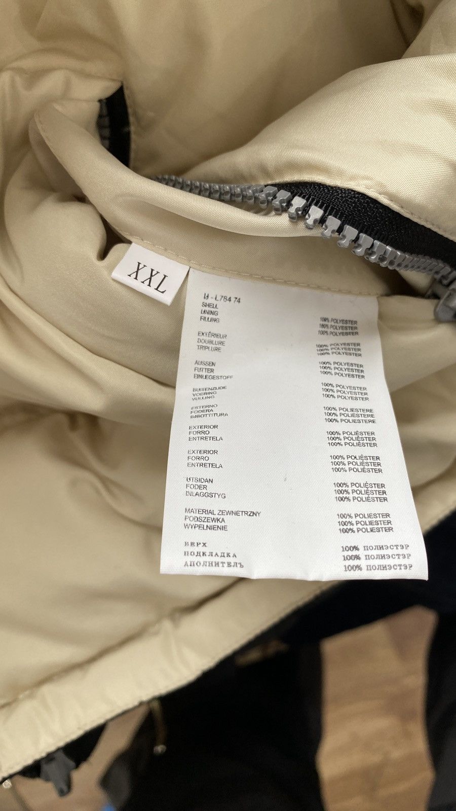 Lee × Vintage Two-Sided Lee Oversize Puffer Jacket/Vest Cream and Black Size US XXL / EU 58 / 5 - 19 Thumbnail