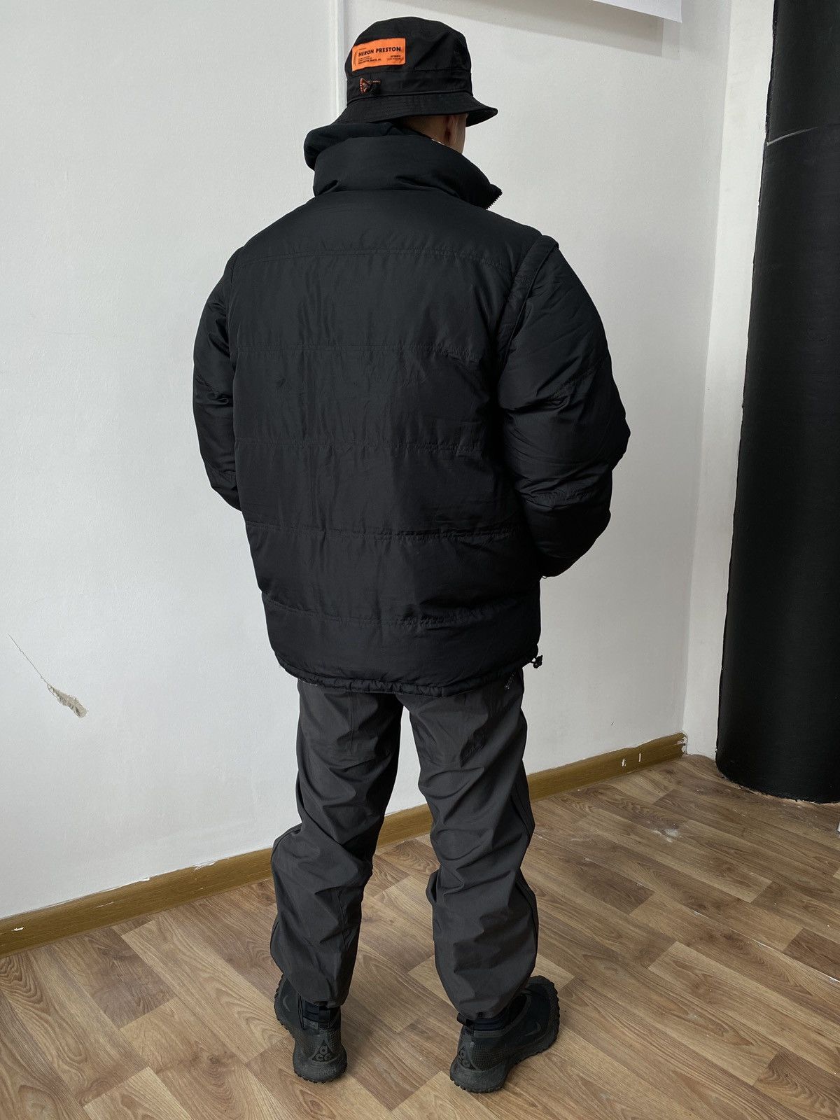 Lee × Vintage Two-Sided Lee Oversize Puffer Jacket/Vest Cream and Black Size US XXL / EU 58 / 5 - 10 Thumbnail