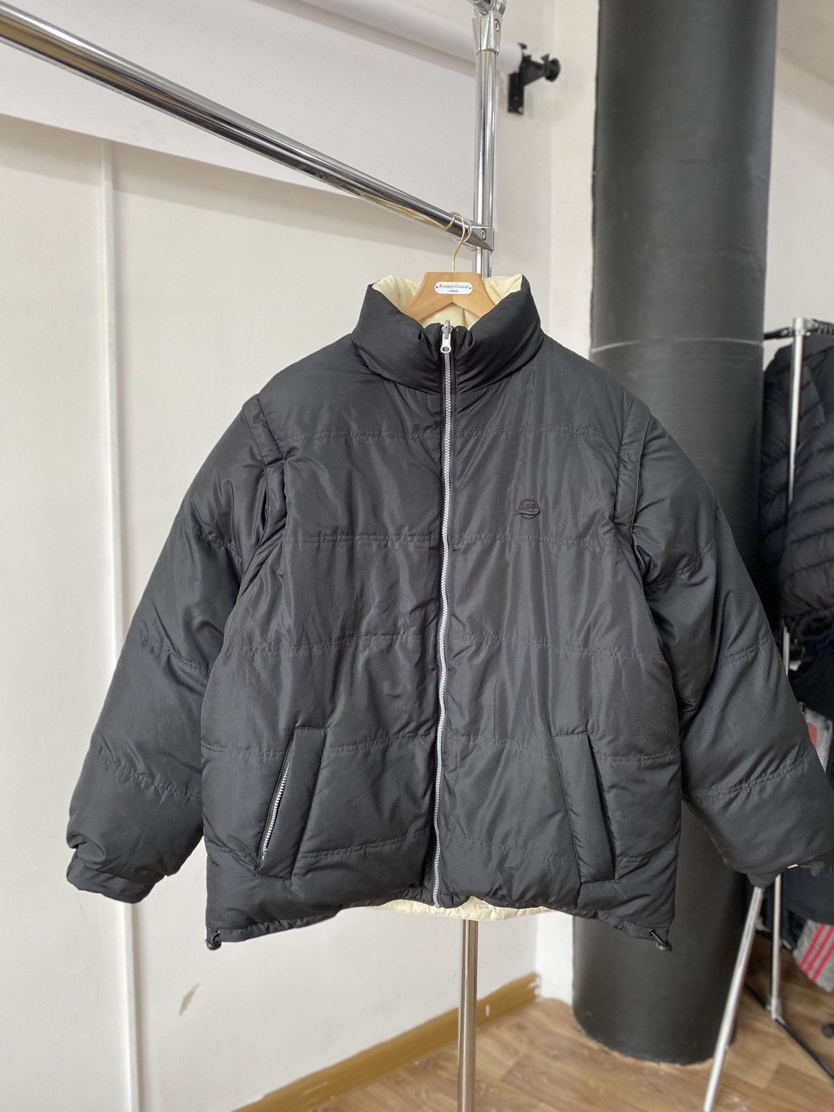 Lee × Vintage Two-Sided Lee Oversize Puffer Jacket/Vest Cream and Black Size US XXL / EU 58 / 5 - 11 Thumbnail