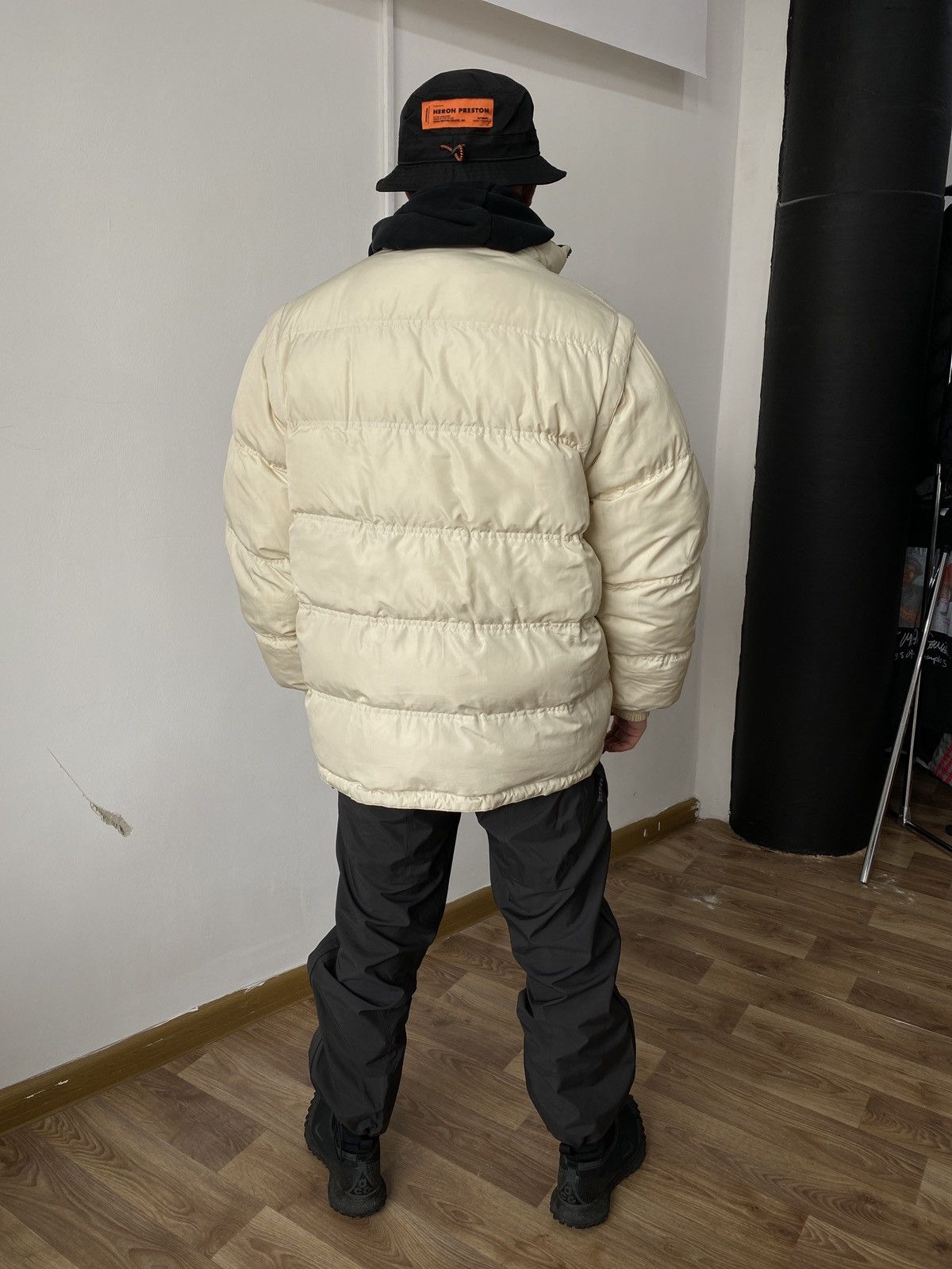 Lee × Vintage Two-Sided Lee Oversize Puffer Jacket/Vest Cream and Black Size US XXL / EU 58 / 5 - 7 Thumbnail