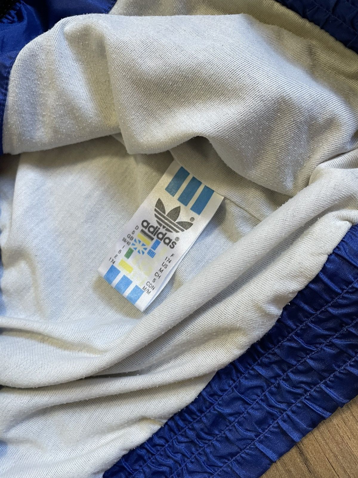 Adidas Vintage Adidas Zip Windbreaker Size M 90s Streetwear Hype Size US M / EU 48-50 / 2 - 10 Thumbnail